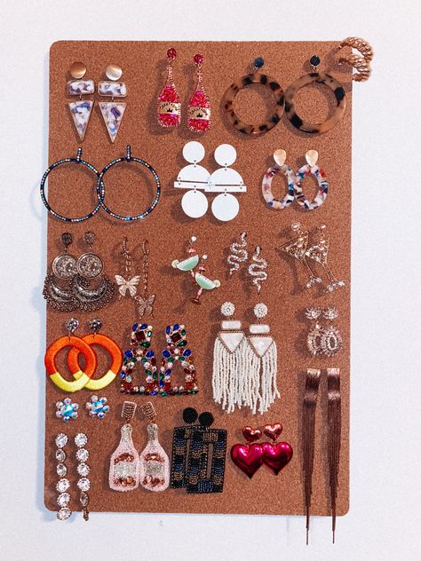 Cork Board earring holder #corkboard #diy #diyjewelryholder #jewelry #earringholder #teenageroom Corkboard Diy, Cork Board Jewelry, Diy Jewelry Holder, Teenage Room, Earring Holder, Cork Board, Jewelry Holder, Jewelry Display, Jewellery Display