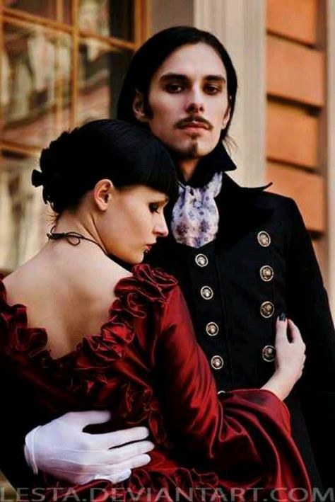 . Boda Dark, Goth Couples, Goth Couple, Gothic Portrait, Gothic Couple, Vampire Wedding, Gothic Culture, Gothic Photography, Photography Dark