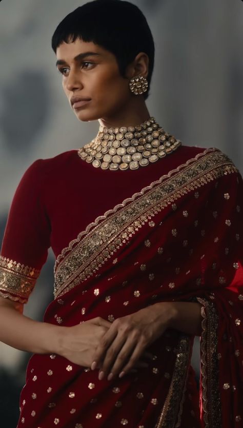 Red Lehenga For Bride, Bridal Red Saree, Sabyasachi Saree, Red Saree Bridal, Red Banarasi Saree, Red And Black Lehenga, Long Skirt Top Designs, Simple Saree Designs, Indian Bridal Photos