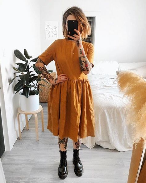 Teaching Outfits, Put On, Winter Outfits, Midi Skirt, Fox, Style Inspiration, My Style, Photo And Video, Instagram Photos