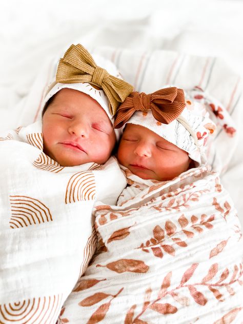 Di/Di Fraternal Twin Girls Birth Story & What To Expect With A C-Section Surgery/Recovery For Delivery Fraternal Twins Sisters, Nursing Twins, Twin Birth Announcements, Fraternal Twins, Birth Story, Newborn Twins, Surgery Recovery, C Section, Birth Stories