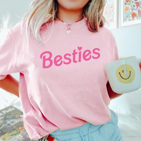 Besties Short Sleeve T-Shirt-T-shirt-Gift Spawt Best Auntie Shirt, Auntie And Me Shirts, I’m My Auntie Era, Aunt Era Shirt, Aunt Life Shirt, Auntie Shirts For Nieces, New Aunt Shirts, Cute Tee Shirt Designs, Auntie Tshirt Ideas