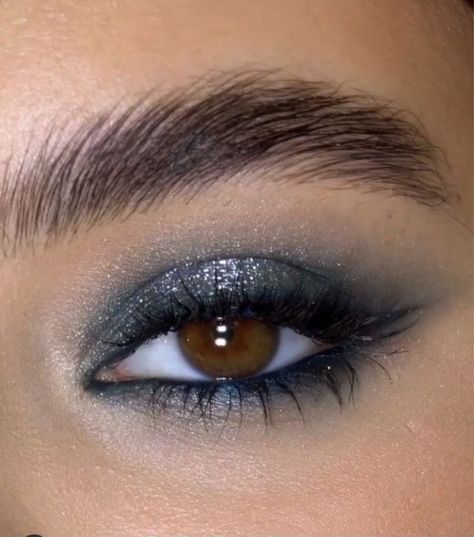 Dark Blue Prom Makeup, Brazilian Nuts, Guard Makeup, Maquillage On Fleek, Alien Costume, Graduation Makeup, Swag Makeup, Ethereal Makeup, Makijaż Smokey Eye