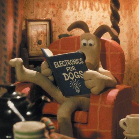 Gromit! Wallace And Gromit Characters, Stop Farting, Wallace And Gromit, Aardman Animations, Animation Stop Motion, Shaun The Sheep, Apple Watch Wallpaper, Artist Portfolio, Awkward Moments