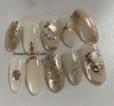 Crystal Marble Nails, Nail Art Champagne, Japanese Wedding Nails, Beige Nail Art, Celestial Nails, Nail Wedding, Sand Nails, Nails Easter, Nail Bags