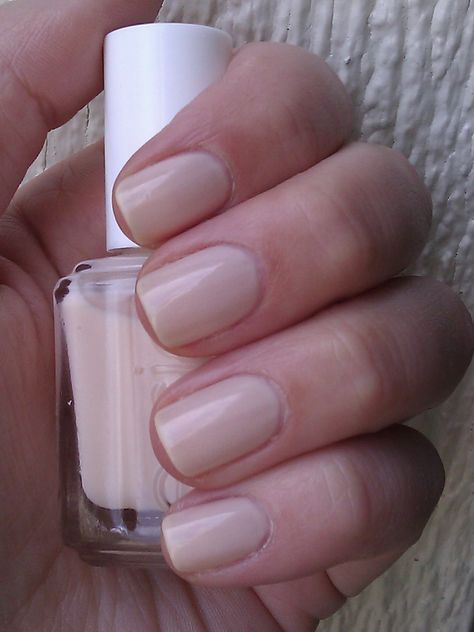 Essie Limo Scene, Essie Collection, Essie Colors, Nude Nail Polish, Nude Nail Designs, Trendy Nail Design, Essie Nail, Neutral Nails, Gel Nail Art