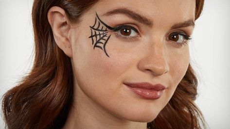 Web Eye Makeup, Spider Web Eye Makeup, Leopard Makeup Tutorial, Spider Web Makeup, Web Makeup, Maquillage Halloween Simple, Halloween Makeup Kits, Look Halloween, Leopard Makeup