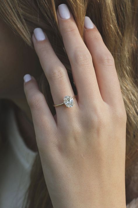 1.7 carat oval engagement ring. A must have. Diamonds are a girls best friend #weddingrings 7 Carat Oval Engagement Ring, Carat Oval Engagement Ring, Gold Wedding Bands Women, Ring Inspo, Oval Engagement Ring, Oval Diamond Engagement, Oval Engagement, Rose Gold Wedding Bands, Classic Engagement Rings