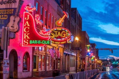 Girls Trip Destinations, Safest Places To Travel, Nashville Downtown, Cumberland River, Places To Rent, Nashville Trip, Road Trippin, Road Trip Fun, Travel Alone