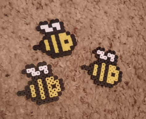 Bumble Bee Perler Bead Pattern, Perler Bead Patterns Bee, Little Perler Bead Designs, Bee Perler Beads, Bee Perler Bead Pattern, Bead Bee, Melt Beads Patterns, Easy Perler Bead Patterns, Melty Bead Patterns