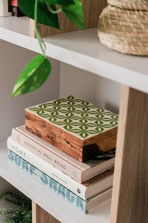 AllModern Bookshelf Entryway Makeover - Dream Green DIY Mdf Boxes Design, Painted Box Ideas Simple, Wood Box Painting Ideas, Entryway Green, Bookshelf Entryway, Dream Entryway, Wood Box Decor, Bookshelf Diy, Entryway Makeover