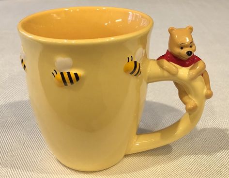 Disney Winnie the Pooh Bear Ceramic Mug Cup POOH Handle w HONEY BEES #Disney #Mug Winnie The Pooh Mug Ceramics, Winnie The Pooh Clay Sculpture, Winnie The Pooh Decor, Coffee Cup Designs, Winnie The Pooh Mug, Bear Ceramic, Disney Mug, Disney Coffee Mugs, Disney Cups