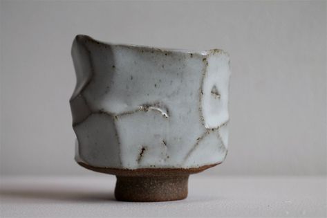 Kurinuki Cup, Kurinuki Technique, Pottery Japanese, Pottery Diy, Accessories Japanese, Keramik Design, Cup Ceramic, Slab Pottery, Wheel Thrown Pottery