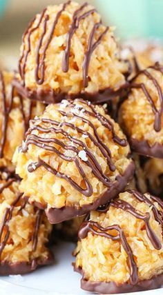 Salted Caramel Coconut Macaroons, Caramel Coconut Macaroons, Macaroons Recipe, Caramel Coconut, Coconut Macaroons Recipe, Coconut Macaroons, Macaroons, Salted Caramel, No Bake