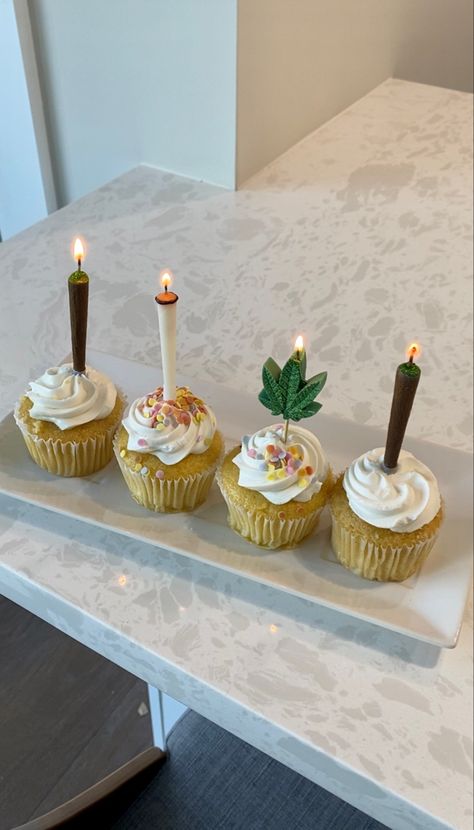 4 white cupcakes on a white rectangular plate. 1 Lit candle on each cupcake Things To Do For Friends Birthday, Cake Pops For Men, 4 20 Party Ideas, Trippy Birthday Party, Crazy Birthday Cakes, Crazy Birthday, 21st Bday Ideas, Creative Birthday Cakes, Pretty Birthday Cakes