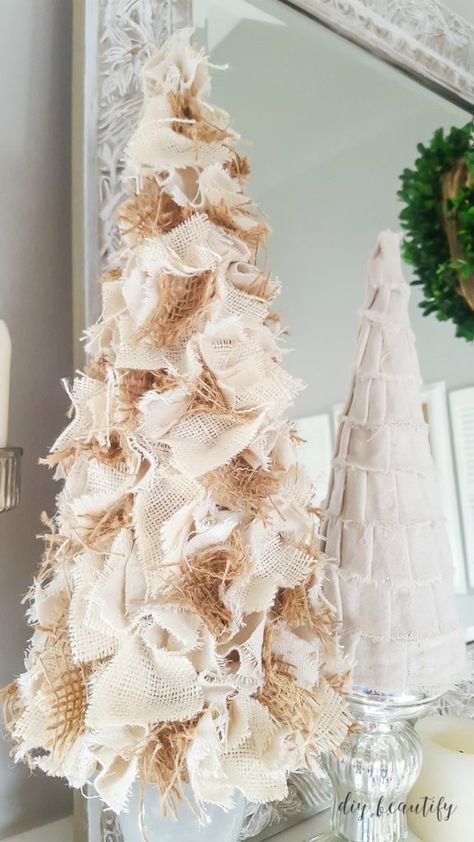 Canvas drop cloths are inexpensive and you can make so many things out of them. Click over to find 30 drop cloth projects you can make today! Fabric Xmas Trees, Fabric Trees Christmas Diy, Cone Trees Diy, Fabric Christmas Trees Diy, Cloth Trees, Country Christmas Decorations Diy, Burlap Christmas Decor, Rustic Xmas Tree, Burlap Decorations