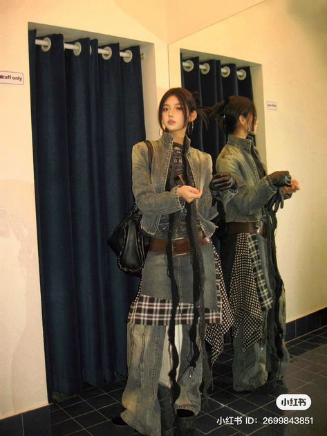 Guangzhou Fashion, Maisie Core, Guangzhou Style, Arte Punk, Outfit Plan, Figure Poses, Way Down, Grunge Fashion, Y2k Style