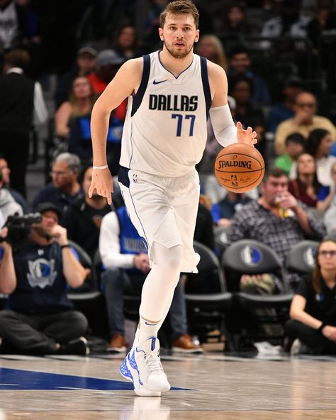 Luka Doncic Haircut, A Fade Haircut, Rookie Of The Year, Luka Doncic, In His Time, Mens Haircuts Short, Atlanta Hawks, Dallas Mavericks, Fade Haircut