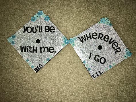 Big Little and Best Friend Graduation Cap Graduation Caps Best Friends Cute Ideas, Hannah Montana Grad Cap, Graduation Cap Designs Best Friends, Bff Graduation Caps, Best Friend Grad Caps, Matching Graduation Caps Best Friend, Hannah Montana Graduation Cap, Best Friend Graduation Caps, Matching Grad Caps