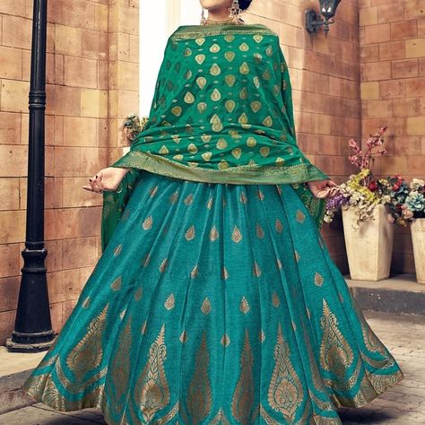 D_k Creation  Shaadi  FABRIC : Banarasi Silk Semistitched Lehenga : Up to 43" Inches,  Lehenga Waist : Up to 42" Inches  Blouse Length : 0.9 Mtr Dupatta Length : 2.30 Mtr  100%Original  #sabhyasachi #lengha #womensfashion #worldwide #shaadi  #india  #womenswear Sabyasachi Gown, Dupatta Draping Styles, Dupatta Draping, Orang India, Green Lehenga Choli, Draping Styles, Silk Lehenga Choli, Gaun Fashion, Green Lehenga