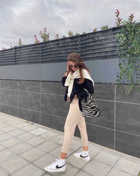 Blazer Mid Outfit, Nike Blazers Outfit Ideas, How To Style Nike Blazers, Blazer Mid 77 Outfit, Nike Blazer Outfit, Nike Blazer Mid 77 Outfit, Nike Blazers Outfit, Casual Attire For Women, Nike Blazers