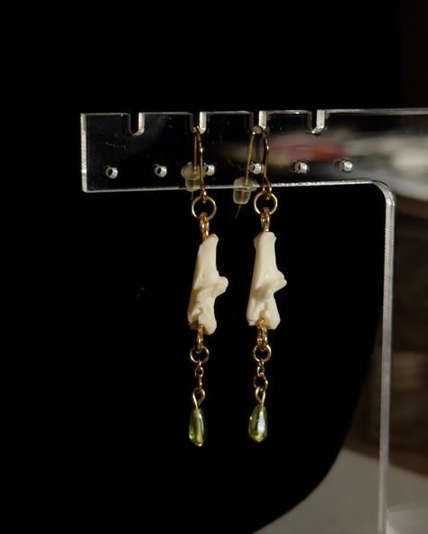 Peridot Drop Earrings •Rabbit Heel Bones •Stainless Steel French Hooks •18k Gold Findings •Peridot Crystals Note: All my jewelry’s earring wires can be switched to leverbacks to accommodate those with stretched ears. I also have titanium and sterling silver hooks for those who can’t wear stainless steel. Along with stud connectors & clip-ons. Titanium & Sterling silver are an additional cost. #oddities#bones#curiosity#crafts#boneart#bonejewelry#jewelry#animalbones#art#taxidermy#handmade#da... Crystals Earrings, Peridot Crystal, Bone Jewelry, Earring Wires, Stretched Ears, Crystal Earrings, My Jewellery, Bones, 18k Gold