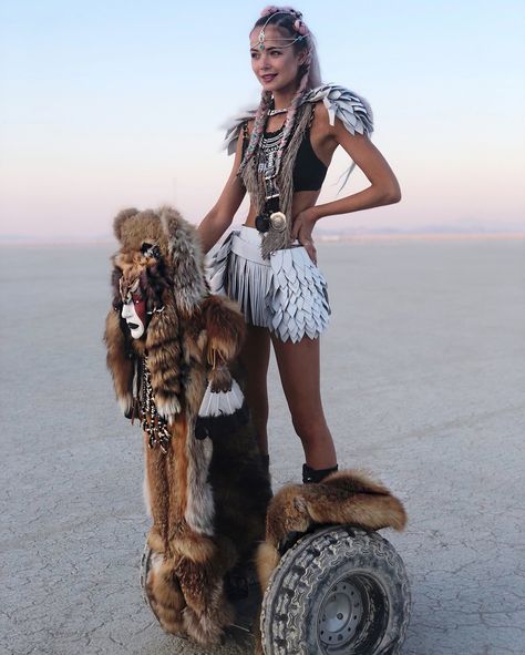 Burningman Outfits, Burning Man Outfits Women, Burning Man Fashion Woman, Estilo Burning Man, Coachella 2020, Tomorrowland Outfit, Burning Man Girls, Afrika Burn, Coachella 2016