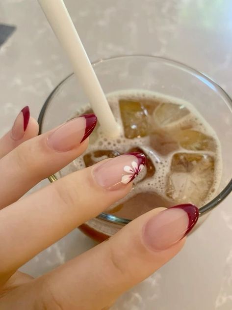 Summer And Spring Nails, Burgundy Nails Summer, Maroon Summer Nails, Cute Nail Designs Flowers, Back To School Nail Inspo Almond, October Vacation Nails, Dark Red Flower Nails, Gel Nail Inspo Fall, Nail Inspo With Flowers