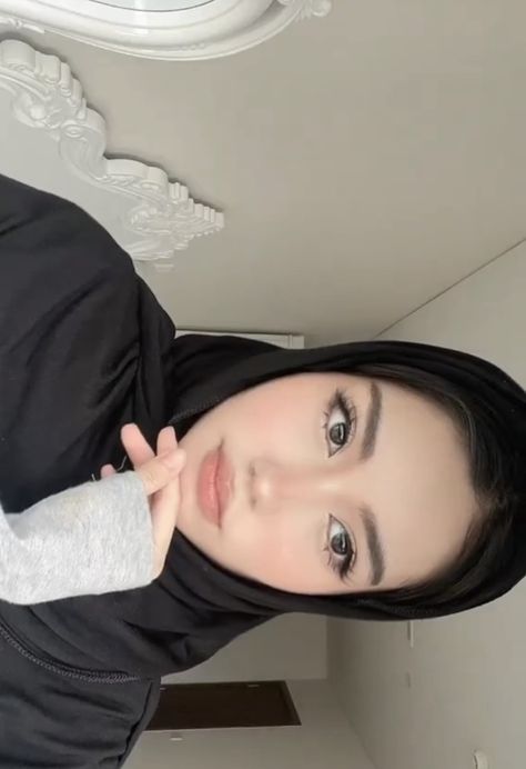 Maliha Xoangxa Hijab, Hijab Makeup Look, Hijabi Makeup Looks, Khaleeji Makeup, Maliha Xoangxa, Elegant Hijab Outfit, Pretty Hijabi, Almond Eye Makeup, Hijab Makeup