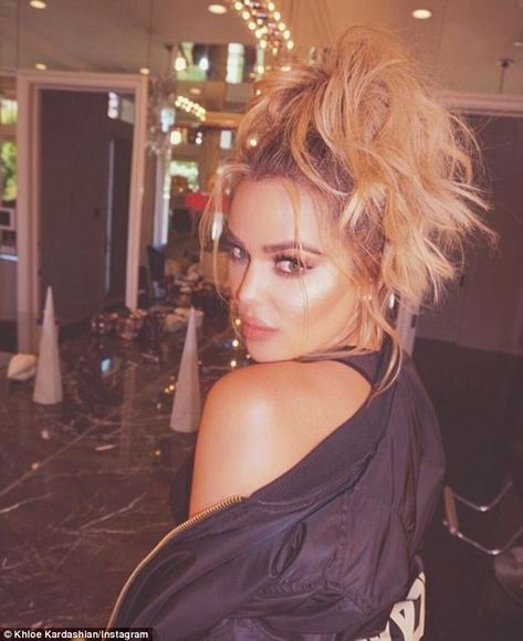 Throwback queen: Khloe posted another old picture at the weekend Khloe Money, Khlo Money, Best Hair Growth Oil, Khloe Kardashian Show, Khloe K, Christina Milian, Celebrity Hair Stylist, Nicole Scherzinger, Hair Growth Oil