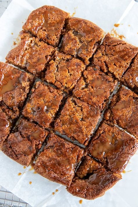 Get cozy with a batch of these gooey healthy salted caramel blondies! They are swirled with a homemade dairy-free caramel for a fun twist on a classic blondie recipe. No white chocolate needed! They’re gluten-free, paleo, dairy-free, and refined sugar-free. #sugarfree #blondies #dessert #glutenfree Healthy Blondies Recipe, Healthy Blondies, Healthy Salted Caramel, Blondies Dessert, Caramel Blondies, Dairy Free Deserts, Healthy Bakes, Refined Sugar Free Desserts, Blondie Bars