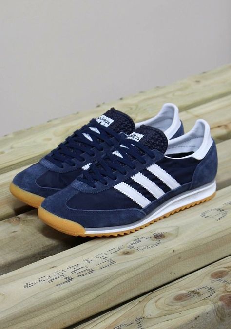 women shoes Trainers Outfit Women, 2022 Shoes, Navy Clothing, Navy Trainers, Trainers Outfit, Adidas Originals Shoes, Adidas Cap, Nike Running Shoes Women, Adidas Shoes Women