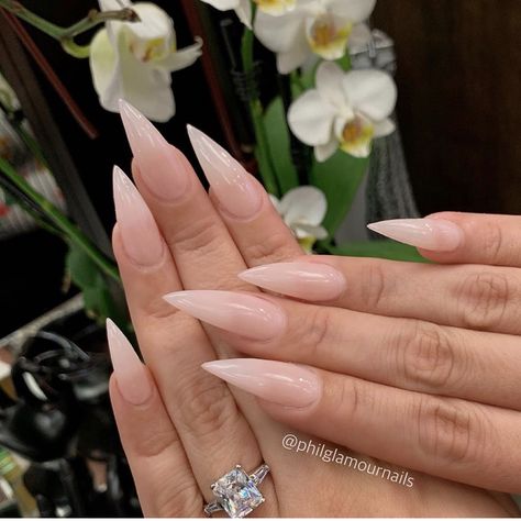 Rounded Stilleto Nails Long, Soft Stilleto Nails Shape, Milky Pink Stiletto Nails, Bubble Bath Stilleto Nails, French Ombre Nails Stilettos, Elegant Nails Stiletto, Natural Stilleto Nail, Medium Stelito Nails, Nude Pink Stiletto Nails