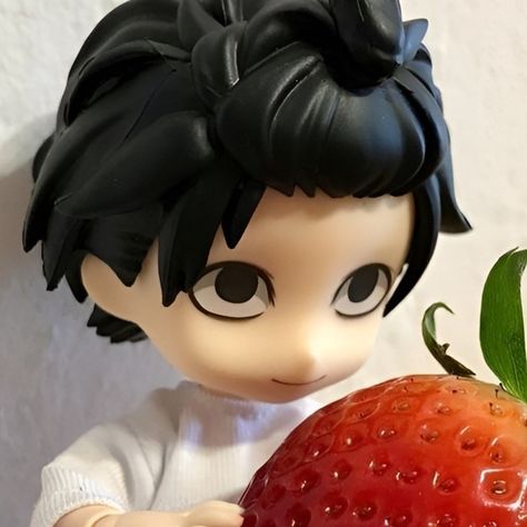 Holding In Laugh Reaction Pic, L Nendoroid, Nendoroid Icon, L Icon, Nendoroid Anime, L Lawliet, Anime Figures, Me Me Me Anime, Cute Icons