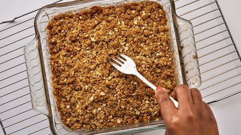 Betty Crocker Apple Crisp, Apple Crisp Topping, Best Apple Crisp Recipe, Easy Apple Crisp, Best Apple Crisp, Easy Apple Crisp Recipe, Apple Crisp Recipe, Apple Crisp Easy, Most Popular Desserts