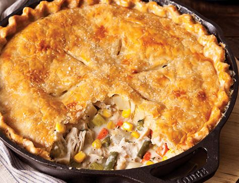 Classic Chicken Pot Pie Recipe, Classic Chicken Pot Pie, Savory Pastries, Savory Dips, Cast Iron Skillet Cooking, Cast Iron Chicken, Southern Living Recipes, Savoury Pies, Meat Rolls