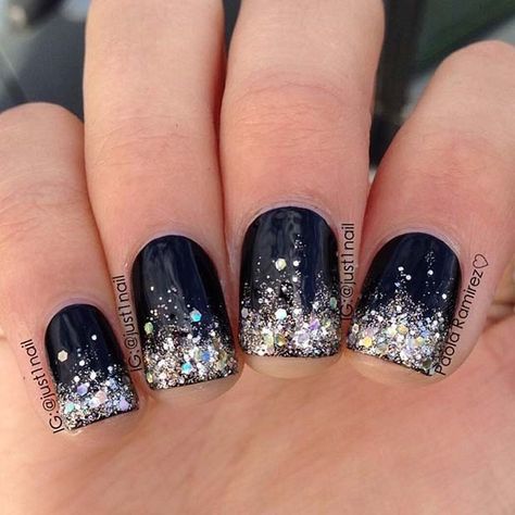 Ongles Bling Bling, Nails New Year, Nye Nails, Black Nails With Glitter, Silver Glitter Nails, Nails With Glitter, Silver Nail, Nails Green, Super Nails