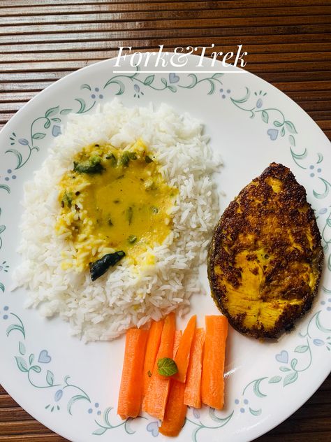 Very quick and easy Fish fry served with Rice and Dal Rice And Dal, Indian Fish Recipes, Fish Diet, Curry Fish, Veg Recipe, Healthy Plates, Indian Rice, Fish Fry, Fish Recipe