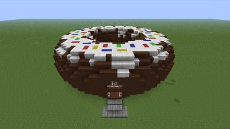 The Grand House of Donut Minecraft Project Minecraft Gumball Machine, Minecraft Food House Ideas, Food Houses Minecraft, Minecraft Candy Land Ideas, Candy Land Minecraft, Minecraft Food Builds, Minecraft Food House, Minecraft Candyland, Minecraft Sweets