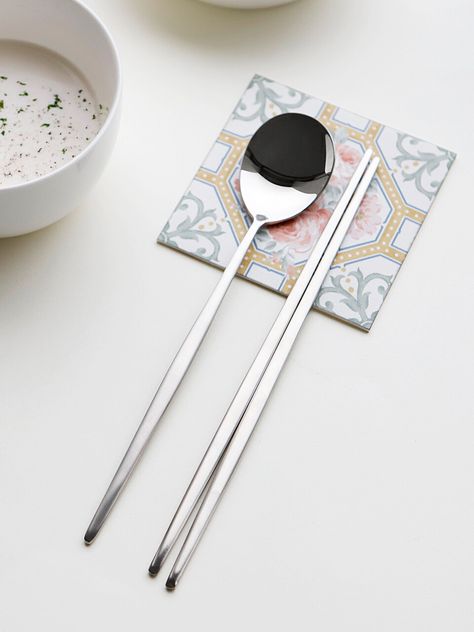 Korean Kitchen Tools, Korean Cutlery, Korean Spoon, Korean Chopsticks, Chopsticks Design, Gerobak Dorong, Korean Kitchen, Baking Soda Cleaning, Korean Cooking