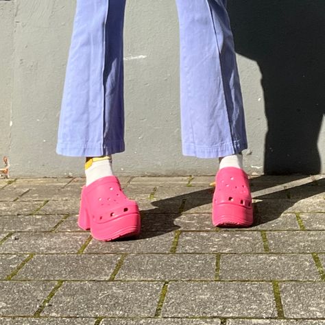 2 legs shown wearing western pants from the US brand big bud press in a self dyed periwinkle color. White and yellow socks depicting gudetama and pink siren clogs from crocs on the feet. Croc Heels Outfit, Crocs Siren Clogs Outfit, Siren Clog Crocs Outfit, High Heel Crocs, Barbie Crocs, Gym Girlie, Western Pants, Crocs Outfit, Croc Heels