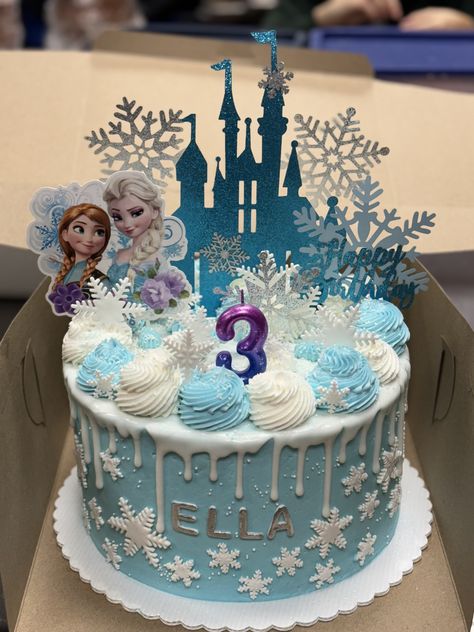 Disney Frozen Cake Birthdays, Elsa 3rd Birthday Cake, Simple Frozen Cake Design, Frozen Cake Ideas Birthdays, Simple Frozen Theme Cake, Frozen 2 Birthday Cake, Easy Frozen Cake, Frozen Cake Designs, Elsa Torte