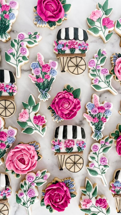 Omaha Nebraska Sugar Cookies — The Flour Shoppe Cookie Co Boho Floral Cookies Decorated, Decorated Cookies Flowers, Bouquet Cookies Decorated, Flower Sugar Cookies Decorated, Royal Icing Cookies Designs, Floral Sugar Cookies, Bouquet Cookies, Fondant Biscuits, Flower Cookies Bouquet