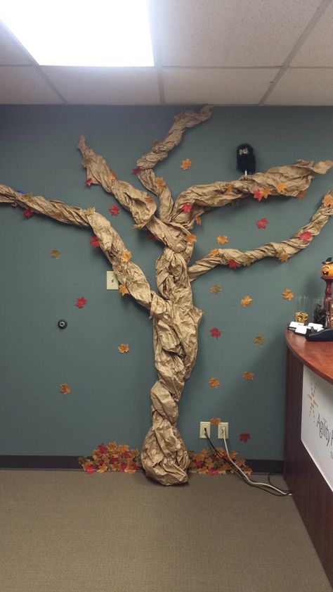 Diy Fall Classroom Decor, Middle School Fall Dance Decorations, Fall Decorations School, Classroom Fall Decorations, Fall Dance Decorations, Diy Fall Tree Decor, High School Decor, Diy Fall Decorations, School Fall Festival