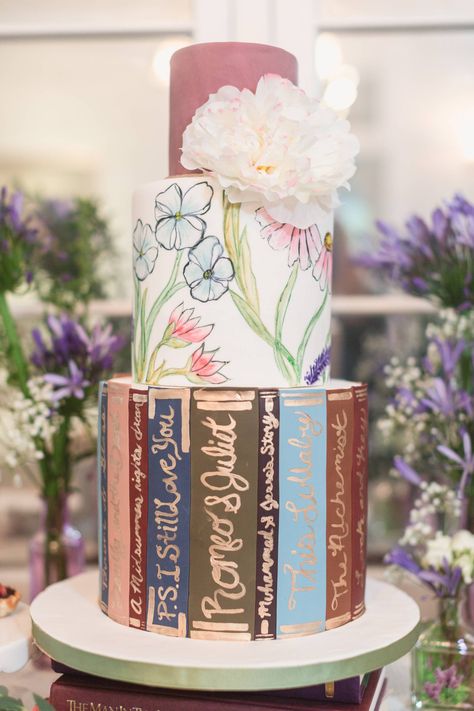 Storybook Wedding Cake, Storybook Cake Ideas, Books Cake, Book Wedding Cake, Storybook Cake, Cake For Book Lover, Cake Book Design Ideas, Book Cake Ideas Birthday, Book Themed Cake