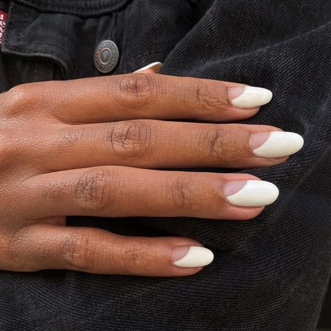 Oval Nails: Negative Space. A negative space manicure with white tips and clear half-moon bases. Click through for 30 oval nail ideas. #ovalnails #ovalnailideas #manicureideas #nailart IG: @paintboxnails Taupe Nails, Oval Nails Designs, Crazy Nail Art, Nail Polish Colors Fall, Wedding Nails French, Fun Nail Colors, Gold Nail Polish, Marie Chantal, Fall Nail Art Designs