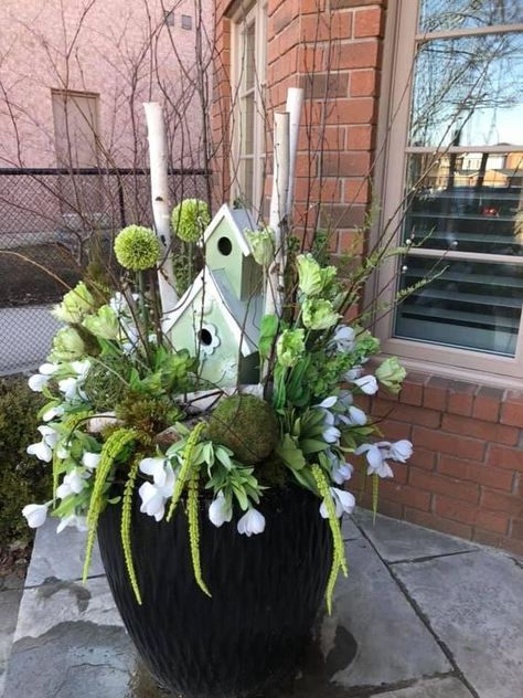 Entrance Planter Ideas Front Entry, Planter Urns Ideas, Easter Decor For Front Porch, Spring Summer Floral Arrangements, Spring Porch Flowers Planters, Spring Outdoor Planter Ideas, Outdoor Easter Pots Front Doors, Spring Pots For Porch Front Doors, Spring Porch Pots Planters