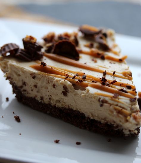 The ultimate peanut butter chocolate cheesecake for only a fraction of the calories, fat and sugar as the real thing. A decadently delicious guilt-free dessert that gets better with each bite. This meal possibly ranks up there as the best thing I've ever made. Key... #cheesecake #chocolate #dessert Protien Cheesecake, Peanut Butter Chocolate Cheesecake, Dishing Out Health, Greek Yogurt And Peanut Butter, Clean Treats, Chocolate Peanut Butter Cheesecake, Protein Cheesecake, Peanut Butter Candy, Protein Treats