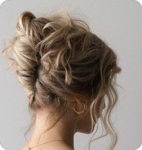 EASY French Twist Updo Hair Tutorial for Long Hair Hair Up Styles Prom, Easy Twist Updos For Medium Hair, Modern Updos For Long Hair, Easy Curled Updo For Long Hair, Easy Soft Updo, Wedding Guest Hair Easy Diy, Hair High Updos, Hair Easy Updo Medium, Curled French Twist