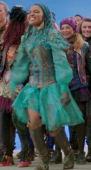 Uma Descendants Outfit, Descendants Outfit Ideas, Uma Cosplay, Action Outfits, Descendants Fashion, Uma Costume, Descendants Uma, Uma Descendants, Isle Of The Lost